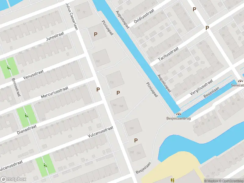 Ambulance met gepaste spoed naar de Neptunuskade in Leiden