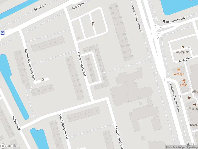 Ambulance met grote spoed naar de Heyermansstraat in Spijkenisse