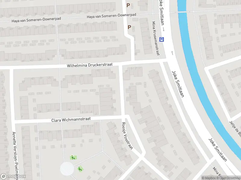 Ambulance met grote spoed naar de Roosje Vosstraat in Spijkenisse