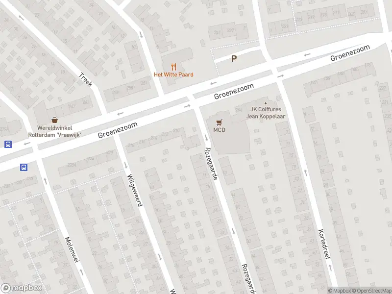 Ambulance met grote spoed naar de Rozegaarde in Rotterdam