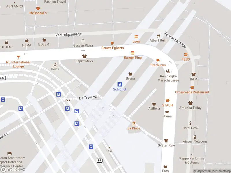 Ambulance met gepaste spoed naar de Aankomstpassage in Schiphol