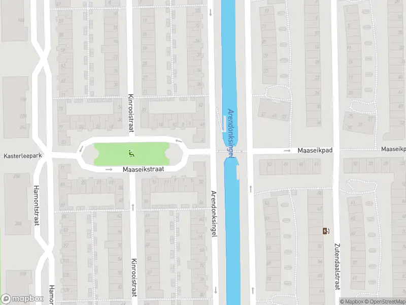 Ambulance met grote spoed naar de Maaseikstraat in Amsterdam