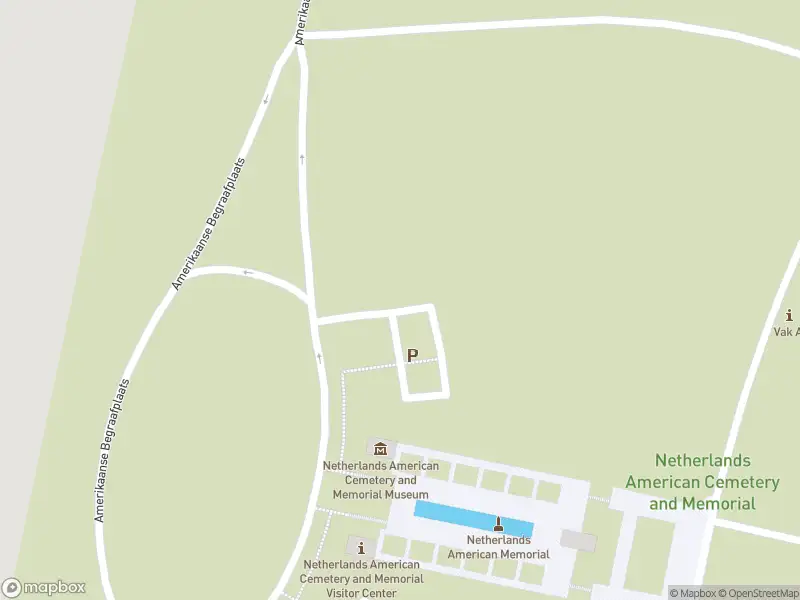 Politie naar de Amerikaanse Begraafplaats in Margraten vanwege aanrijding met letsel