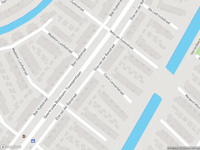 Ambulance met gepaste spoed naar de Clare Lennartstraat in Spijkenisse