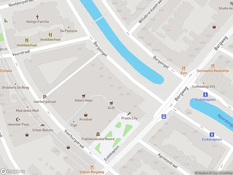 Ambulance met gepaste spoed naar de Bergsingel in Rotterdam