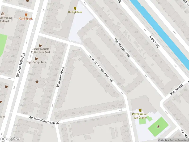 Ambulance met gepaste spoed naar de Hendrick Croesinckstraat in Rotterdam