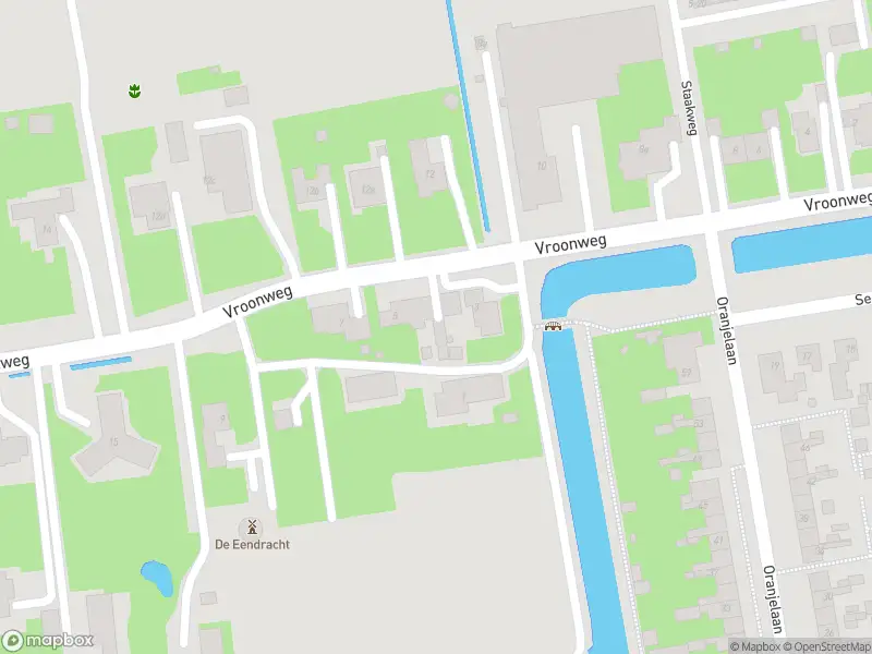 Brandweer met gepaste spoed naar de Vroonweg in Dirksland vanwege een buitenbrand