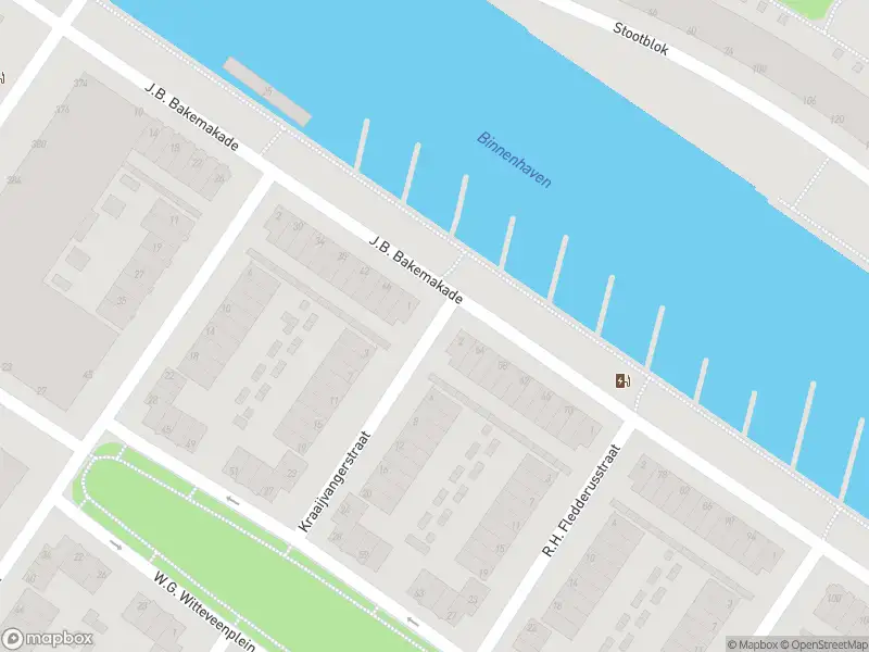 Ambulance met gepaste spoed naar de Kraaijvangerstraat in Rotterdam