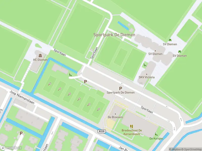 Ambulance met gepaste spoed naar de Sportlaan in Diemen