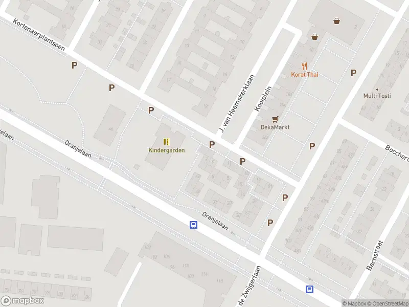 Ambulance met grote spoed naar de Kortenaerplantsoen in Castricum