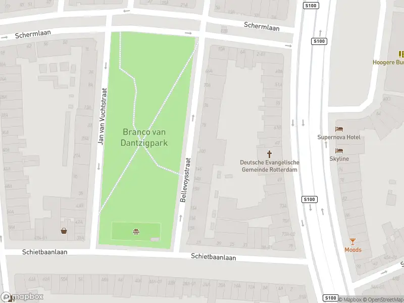 Ambulance met grote spoed naar de Bellevoysstraat in Rotterdam