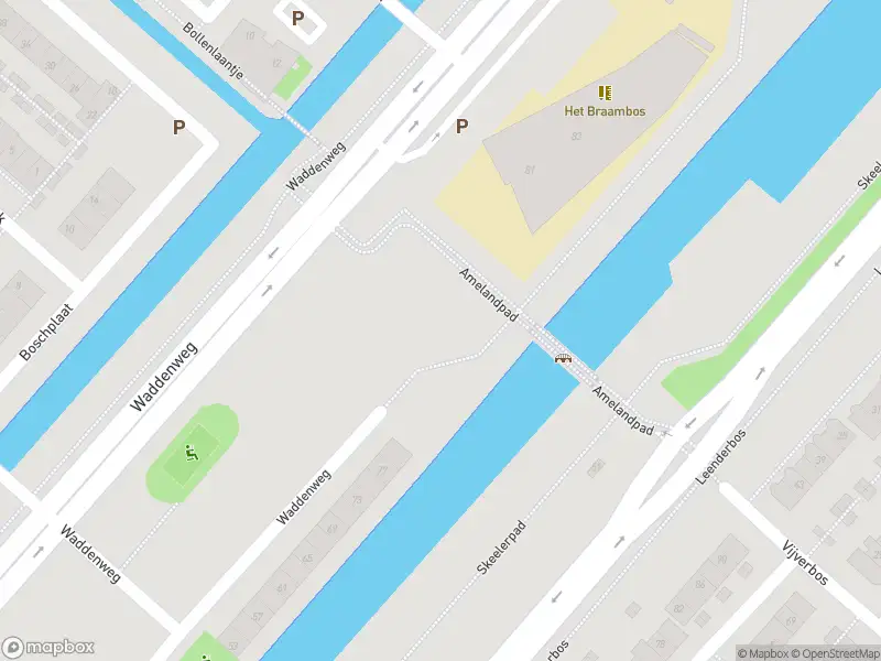 Ambulance met grote spoed naar de Waddenweg in Hoofddorp