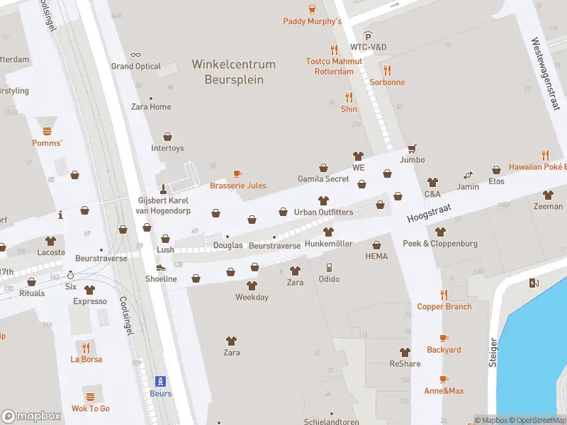 Ambulance met gepaste spoed naar de Coolsingel in Rotterdam