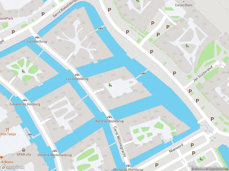Ambulance met grote spoed naar de Carel Willinkgracht in Diemen