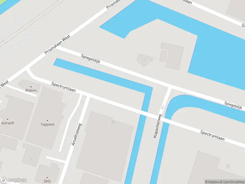 Ambulance met grote spoed naar de Prismalaan West in Bleiswijk