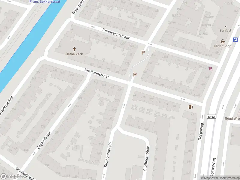 Ambulance met grote spoed naar de Portlandstraat in Rotterdam