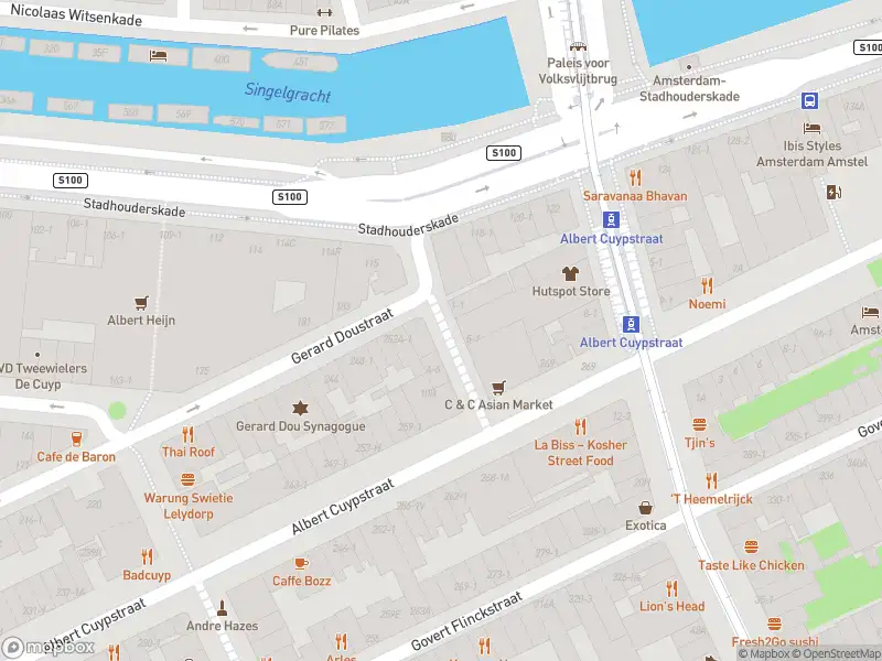 Ambulance met grote spoed naar de Nicolaas Berchemstraat in Amsterdam