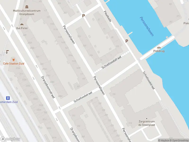 Ambulance met gepaste spoed naar de Schietloodstraat in Rotterdam