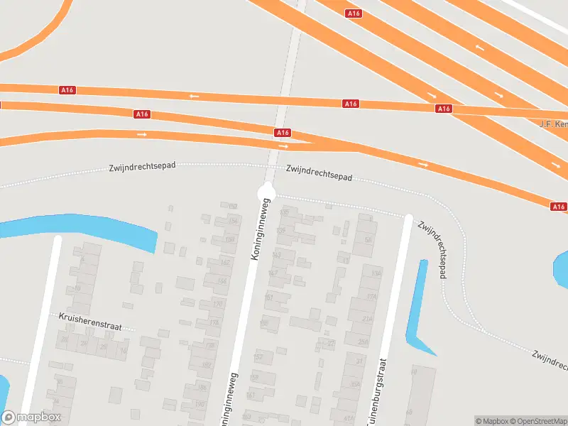 Ambulance met grote spoed naar de Koninginneweg in Rotterdam