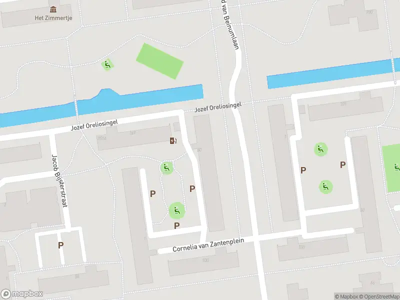 Ambulance met gepaste spoed naar de Cornelia van Zantenplein in Schiedam