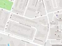 Politie met grote spoed naar de Selma Lagerlöflaan in Assen vanwege personen te water