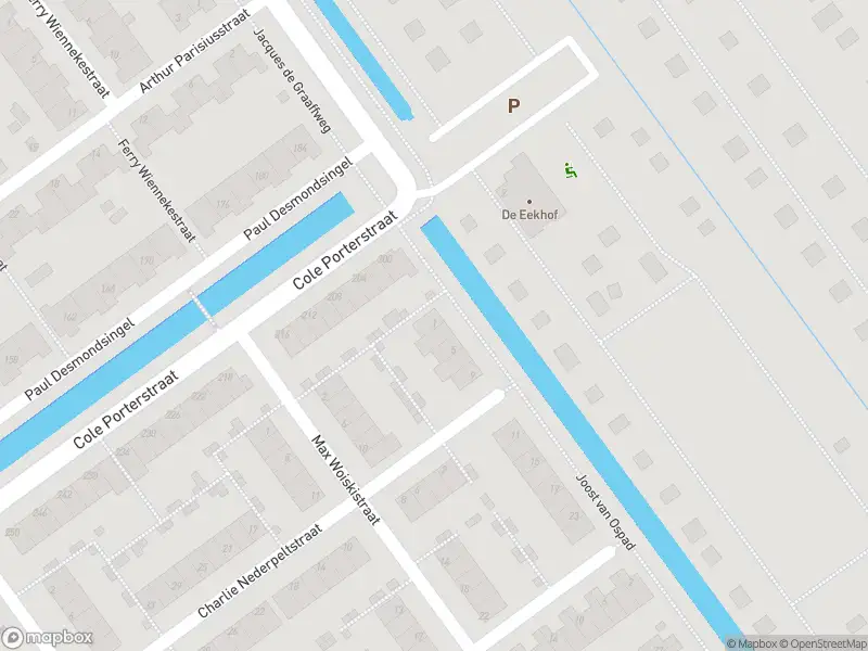 Brandweer en politie met grote spoed naar de Joost van Ospad in Rotterdam vanwege middelgrote brand