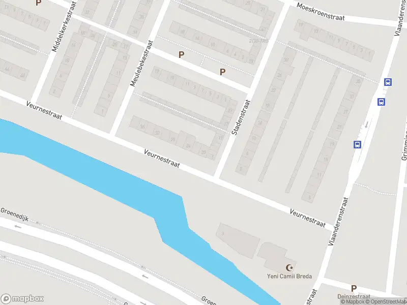 Brandweer met grote spoed naar de Veurnestraat in Breda vanwege voertuigbrand