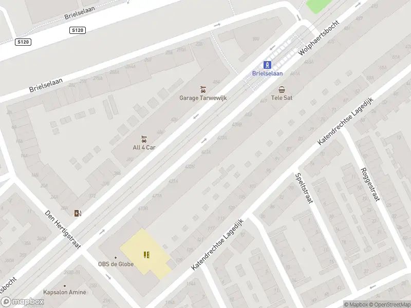 Ambulance met grote spoed naar de Brielselaan in Rotterdam