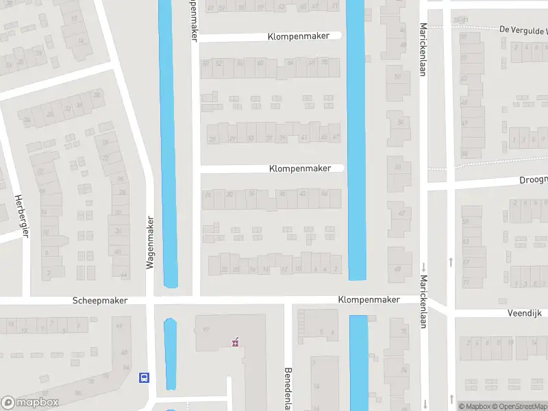 Ambulance, brandweer en politie met grote spoed naar de Klompenmaker in Wilnis