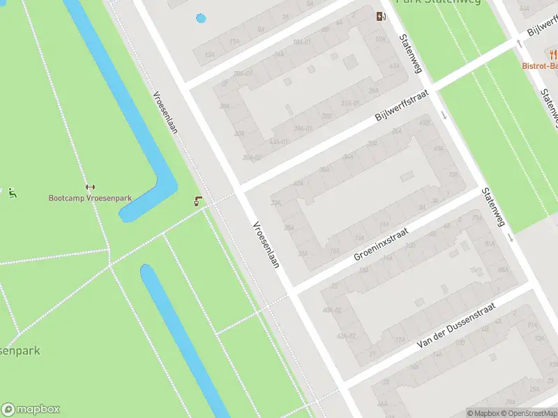 Ambulance met grote spoed naar de Vroesenlaan in Rotterdam