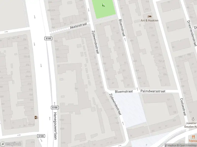 Ambulance met grote spoed naar de Zijdewindestraat in Rotterdam