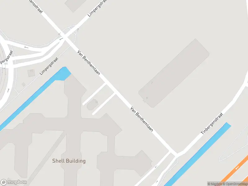 Ambulance met grote spoed naar de Van Benthemlaan in Rijswijk