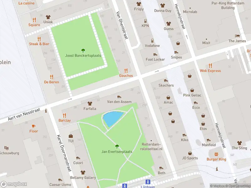 Ambulance met gepaste spoed naar de Jan Evertsenplaats in Rotterdam