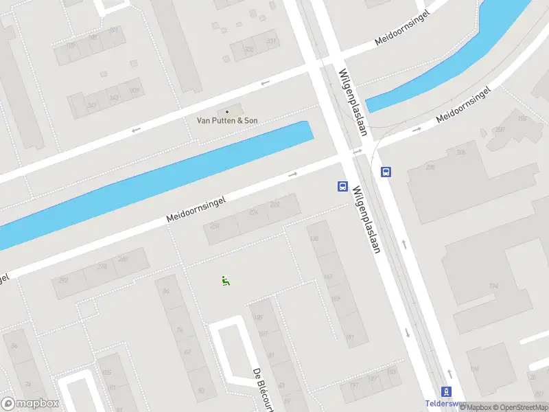 Ambulance met gepaste spoed naar de Meidoornsingel in Rotterdam