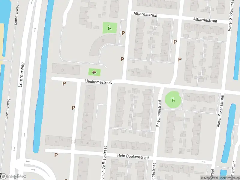 Brandweer met gepaste spoed naar de Quirijn de Blaustraat in Sneek