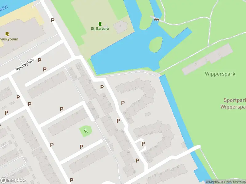 Ambulance met grote spoed naar de Wipperspark in Maassluis