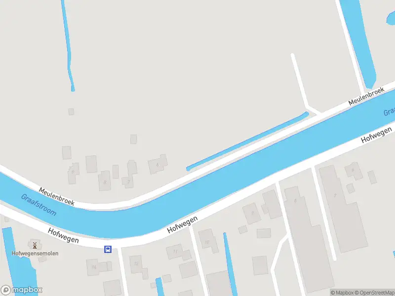 Ambulance met grote spoed naar de Hofwegen in Bleskensgraaf