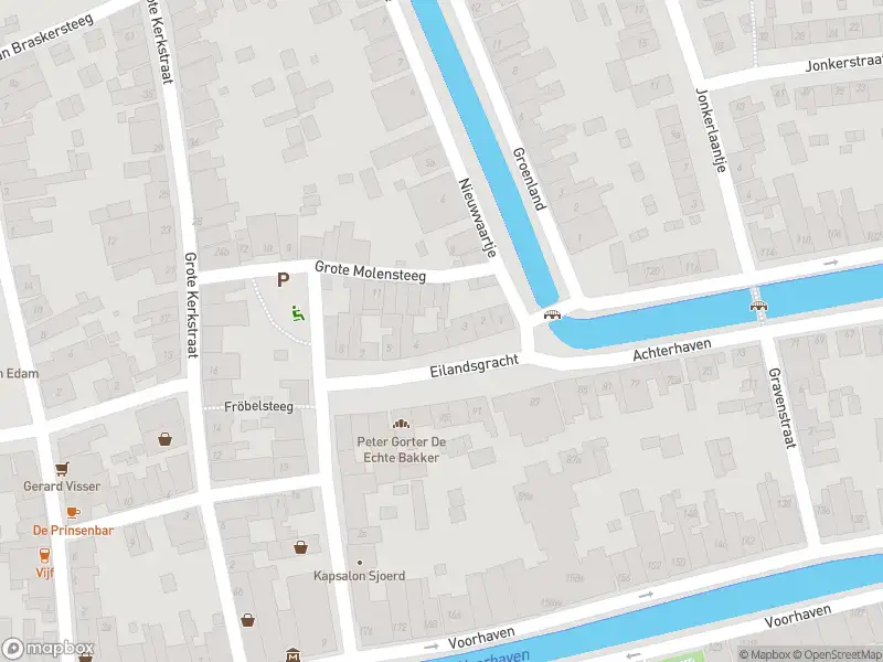 Ambulance met gepaste spoed naar de Eilandsgracht in Edam