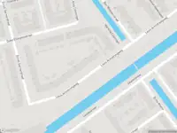 Ambulance met grote spoed naar de Zevenkampse Ring in Rotterdam vanwege middelgrote brand