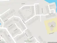 Brandweer met grote spoed naar de Laurierdonk in Spijkenisse vanwege gebouwbrand