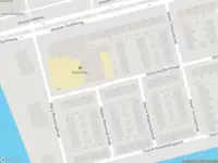 Ambulance met gepaste spoed naar de Dirkje Goedhartstraat in Rotterdam