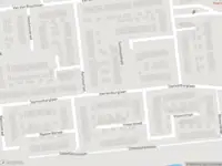 Ambulance, brandweer en politie met grote spoed naar de Asmusstraat in Hellevoetsluis vanwege grote brand