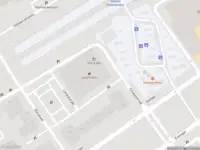 Brandweer met gepaste spoed naar de Lombokstraat in Almere vanwege een buitenbrand