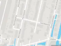 Ambulance met grote spoed naar de Hendrik Wachterstraat in Rotterdam