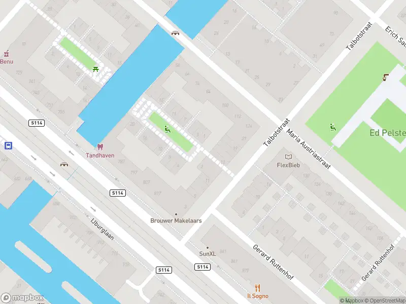 Ambulance met gepaste spoed naar de Alexandrine Tinnehof in Amsterdam