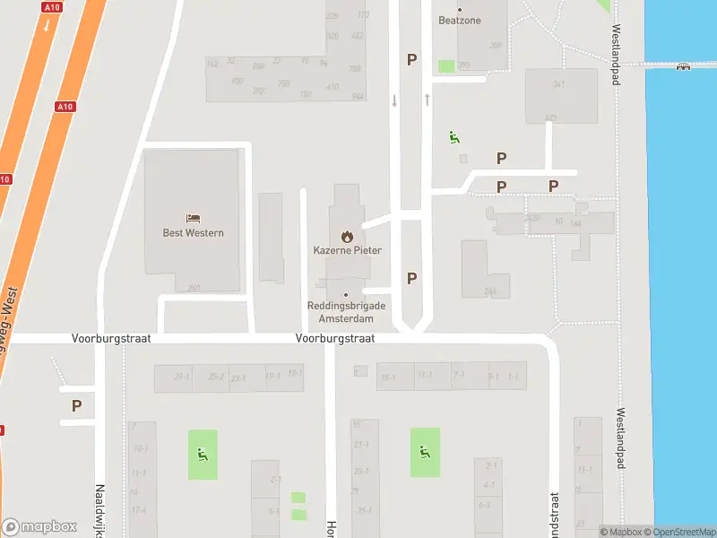 Traumahelikopter met grote spoed naar de Poeldijkstraat in Amsterdam