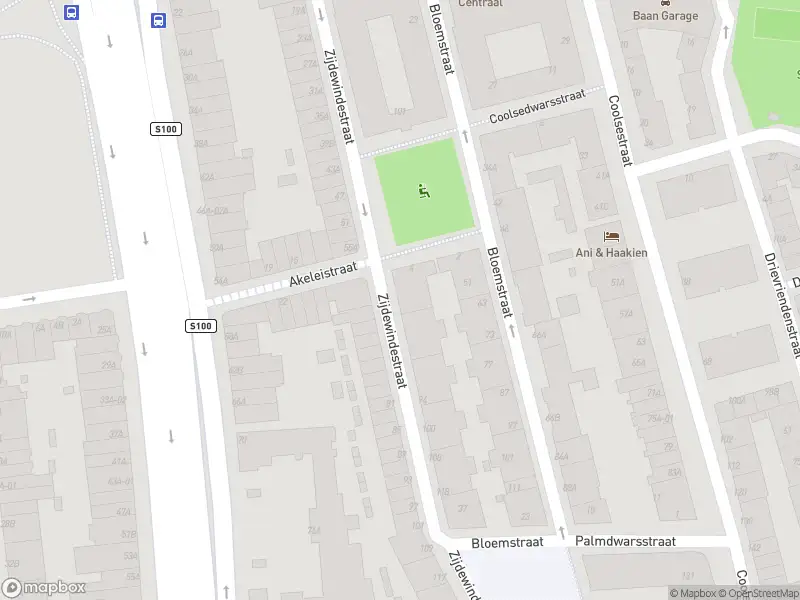 Ambulance met gepaste spoed naar de Zijdewindestraat in Rotterdam