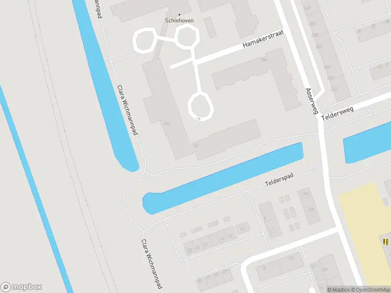 Ambulance met grote spoed naar de Hamakerstraat in Rotterdam