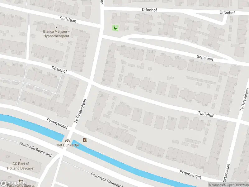 Ambulance met grote spoed naar de Tjaliehof in Capelle aan den IJssel