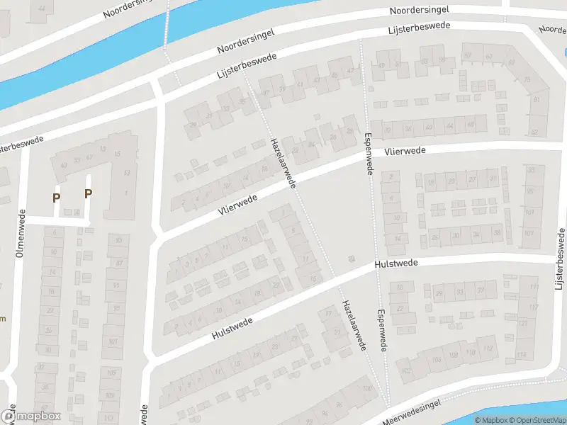 Ambulance met grote spoed naar de Hazelaarwede in Barendrecht